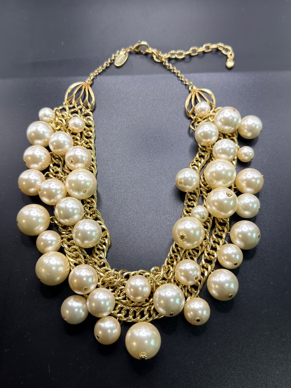 VINTAGE 1980’s ARNOLD SCAASI STATEMENT CASCADING FAUX PEARL NECKLACE Runway - Picture 2 of 9